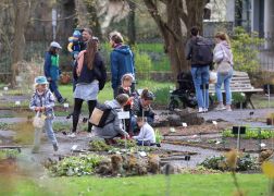 Ostereiersuche Im Botanischen Garten In Jena 20